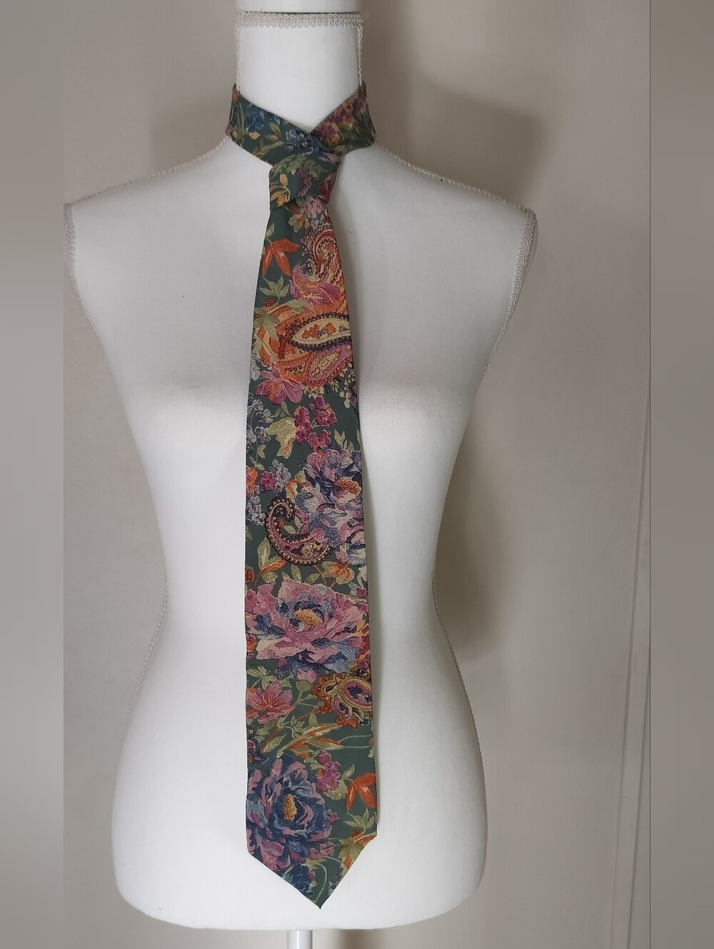 Green Floral Paisley Men's Tie - Silk-Look Pattern